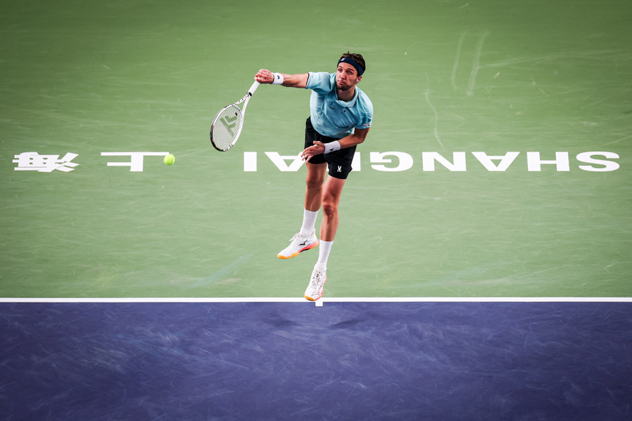 在等待颁奖, 上飞往上海, 这对表兄弟 在等待颁奖, 上飞往上海, 这对表兄弟